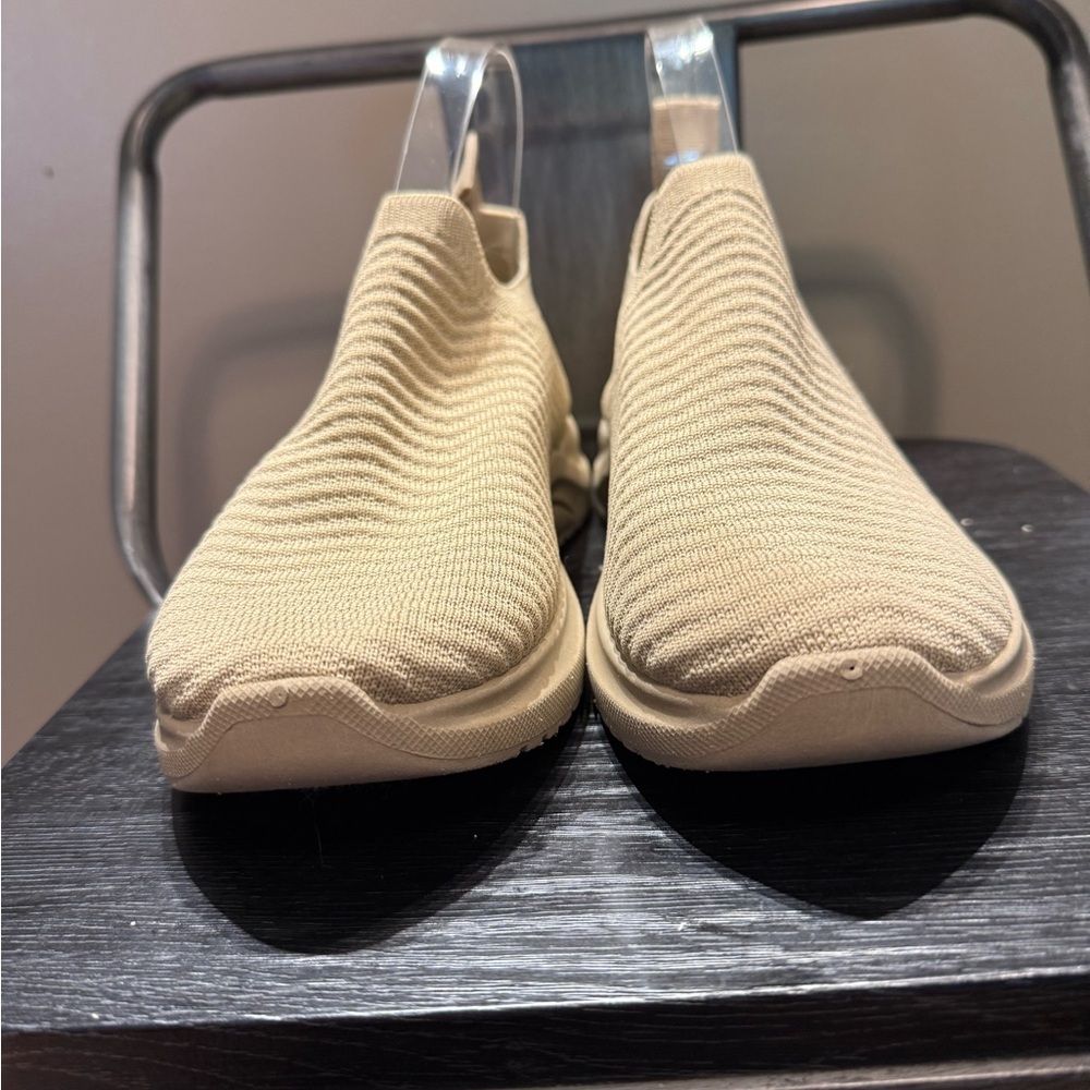 Alexis Bendel Beige Knit Slip-On Sneakers - Picture 4 of 11
